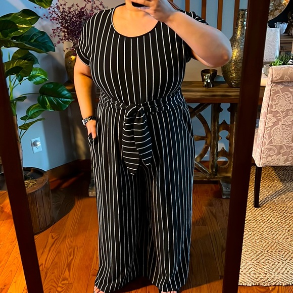 Lane Bryant 18/20 Black & White Pinstripe Jumpsuit - Picture 3 of 17